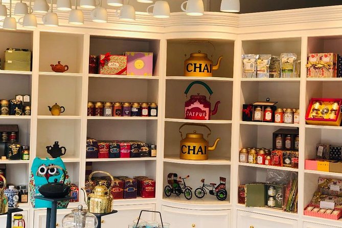 Tea Tasting Session at India's oldest tea boutique : Sancha Tea Boutique - How the tasting works: multiple teas, clear comparisons