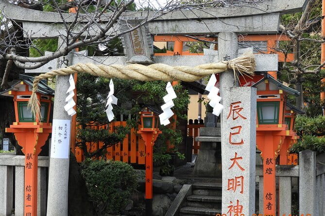 The Way of Tea: Kyoto Crafts, Hidden Temples & Wabi-Sabi Walk - Craft shops and Kyoto craft stops: ceramics you can actually picture