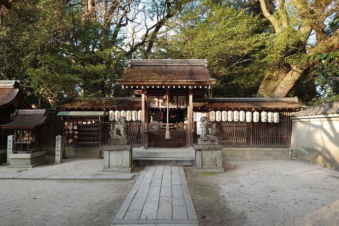 The Way of Tea: Kyoto Crafts, Hidden Temples & Wabi-Sabi Walk - Hidden temple and garden moment: wabi-sabi starts to feel practical