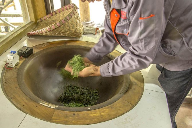 Three-Hour Private Chengdu Tea Wholesale Market Tour - From Wenshu Yuan Monastery to the Tea Stalls