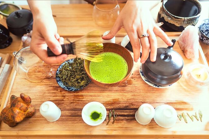 Traditional Tea Ceremony with Tibetan Sound Healing - Choosing teas: the moment the ceremony stops being passive