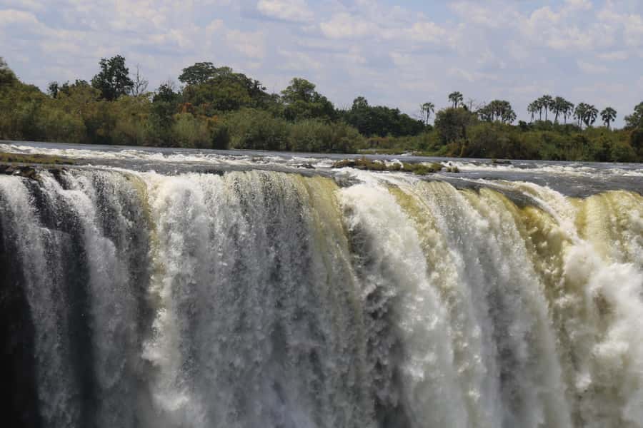 Victoria Falls Guided Tour with High Tea - Key things to love about this Victoria Falls guided tour + high tea