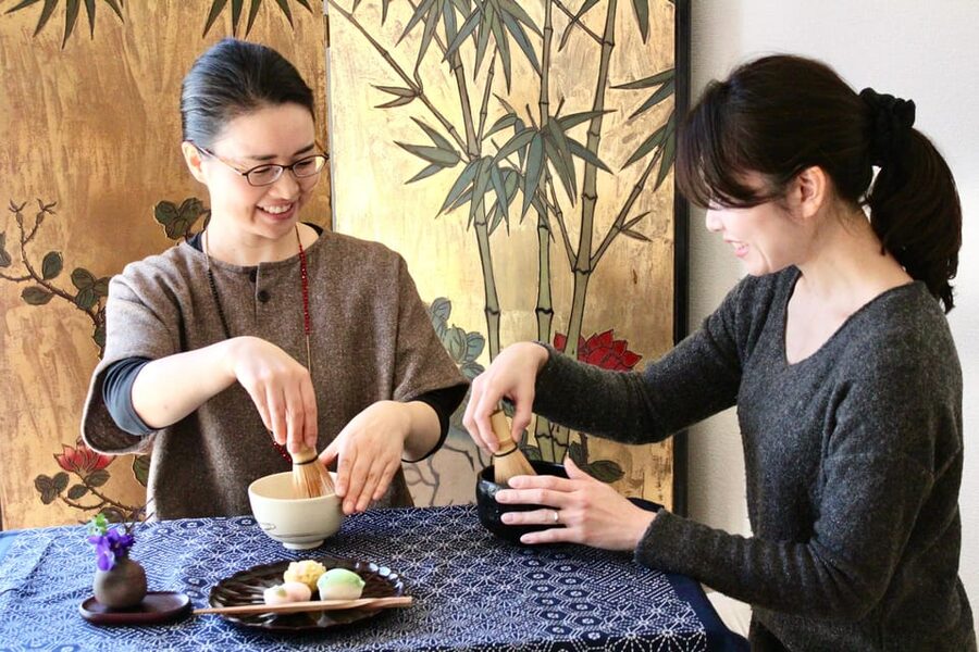 Visit local home for music and tea ceremony near Disney - Who should book, and who might want a different plan