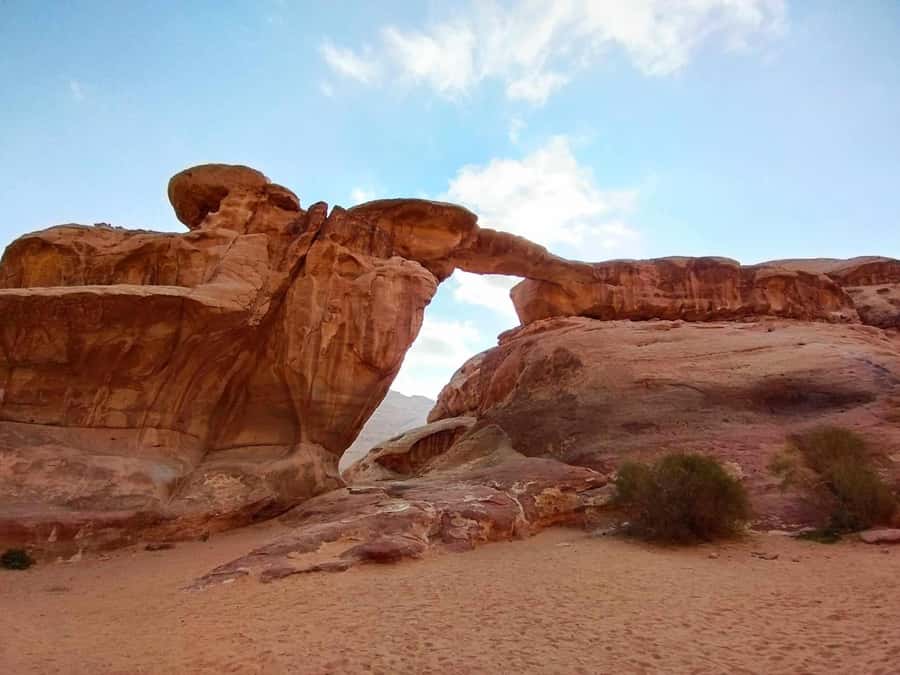 Wadi Rum: 2-Hour Jeep Tour with Bedouin Tea - Wadi Rum in Two Hours: the Time-Smart Jeep Loop