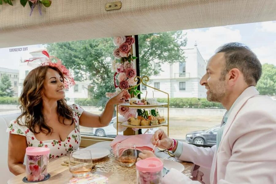 Washington, D.C.: Tea Around Town Bus Tour with Landmarks - Why this 90-minute tea bus works so well in Washington, D.C.
