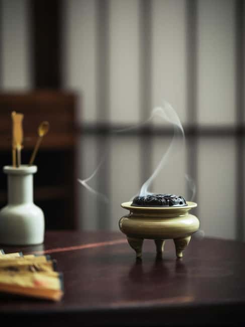 Xi'an Chinese Calligraphy Workshop: Ink Art & Tea Tasting - Make your keepsake: choose a fan or a traditional scroll