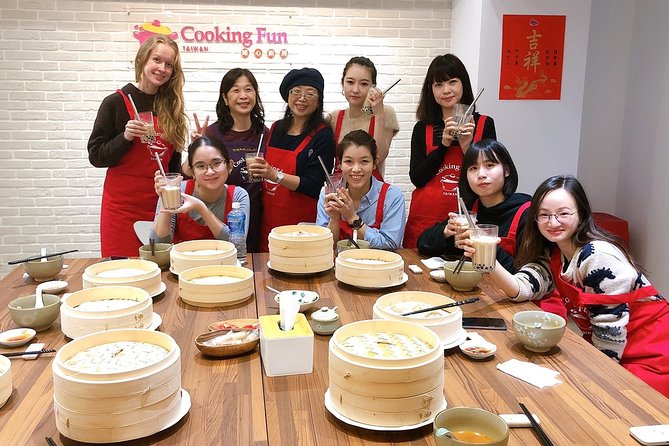 Xiao long bao, Pork thick soup, Bubble milk tea. (Taiwan Cooking Class)-B - A Taipei cooking class built around three real favorites