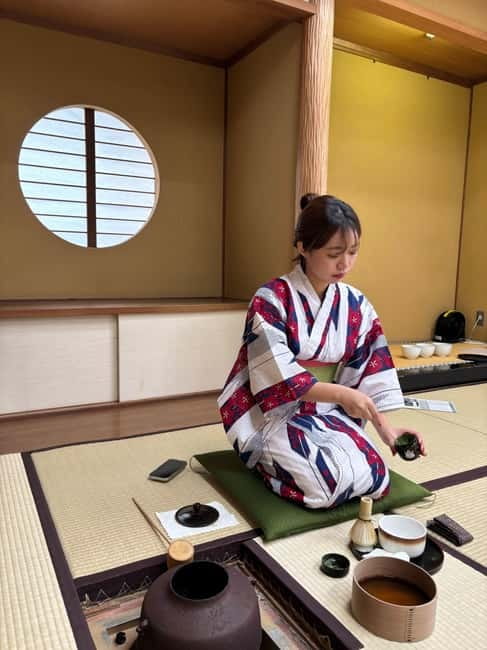 Yokohama : Tea Ceremony with Sweets and Souvenir - A calm hour of tea-making in Yokohama